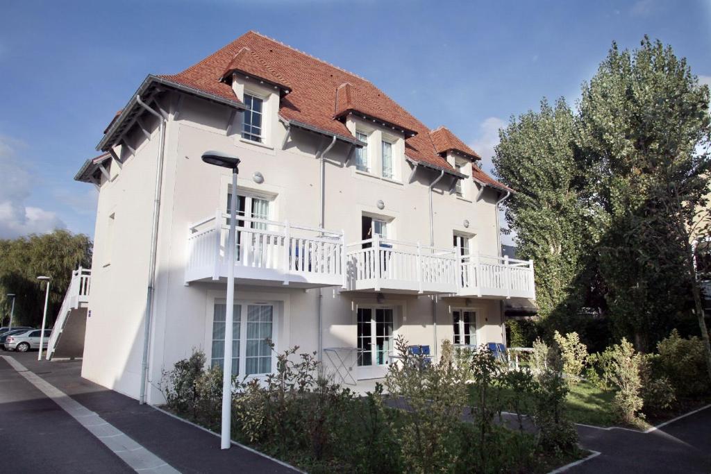Résidence Odalys Le Domaine des Dunettes Cabourg Exterior foto